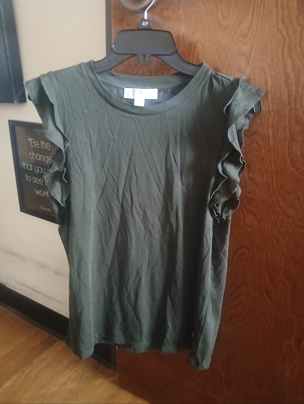 NWT/ MICHAEL KORS olive ruffle sleeve t shirt